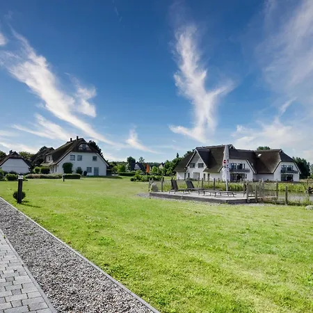 Wachtelkoenig 06 Im Wreecher Idyll Ruegen By Ruyastay Daire Putbus